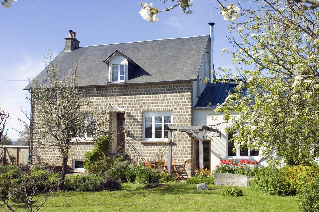 La Nesliere Chambres D'Hotes Bio Saint-Symphorien-des-Monts Экстерьер фото